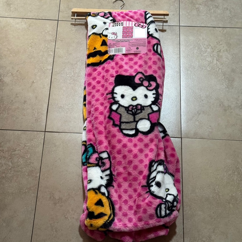 Hello Kitty Halloween 2025 Vampire Frankenstein Pumpkin Faux Fur Throw Blanket